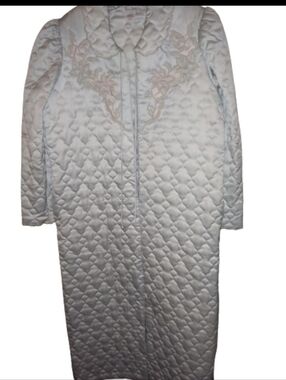 sera beth vintage 70s quilted robe. brand new, unused light blue with embroidery